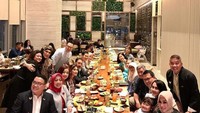 Olly diduga mengiming-imingi guru SMA-nya untuk mengikuti CPNS. Dengan bayaran senilai Rp 30 juta, Olly menjajikan Agustin, guru SMA-nya, lulus seleksi CPNS. Foto: Instagram/niadaniatynew