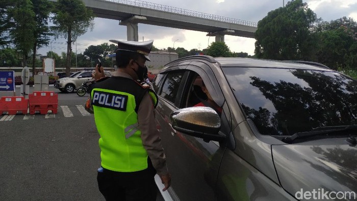 Ganjil genap di TMII (Athika Rahma/detikcom)