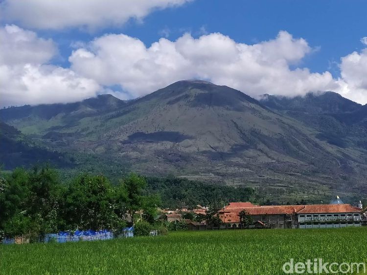 Foto: Gunung Guntur yang Mistis