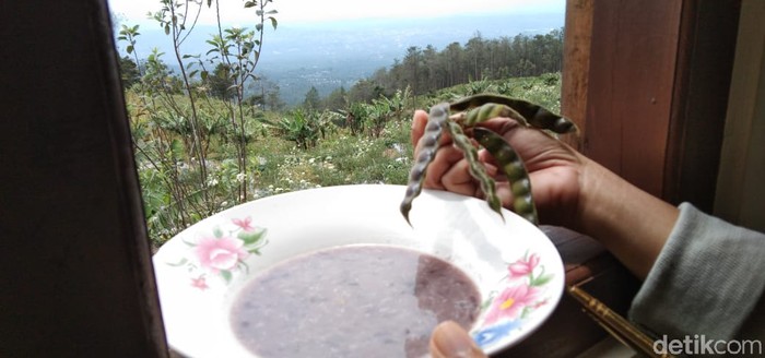 Gurih Mantap! Sup Kacang Gude Spesial dari Desa Nglelo di Lereng Gunung Merbabu Gurih Mantap! Sup Kacang Gude Spesial dari Desa Nglelo di Lereng Gunung Merbabu