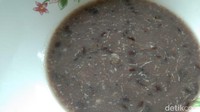 Untuk memasak sup gude, butuh waktu sekitar dua jam. Ini agar, tekstur biji gude benar-benar lembut dan lumer meluncur ketika ditelan. Foto: Erliana Riady