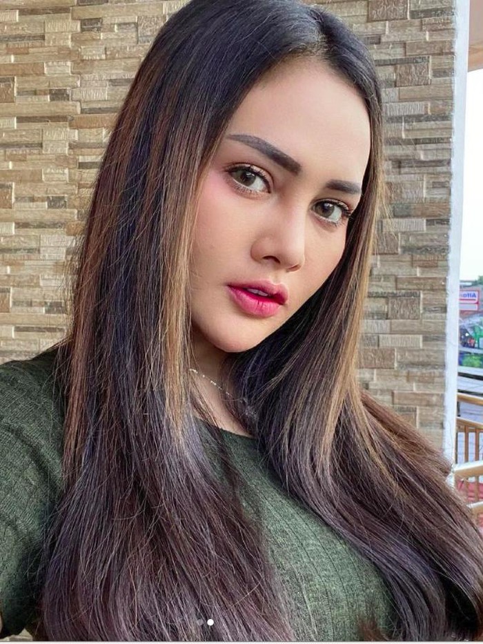 Intan Ratna Juwita Intan Ratna Juwita makin seksi dan menarik perhatian
