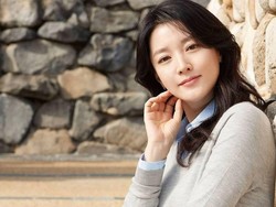 Potret Cantik Lee Young Ae yang Jadi Aktris Drakor Terkaya di 2024