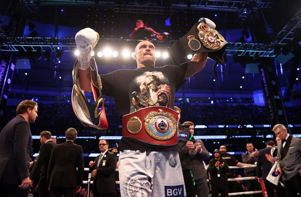 LONDON, ENGLAND - SEPTEMBER 25: Oleksandr Usyk celebrates after being crowned the new World Champion following the Heavyweight Title Fight between Anthony Joshua and Oleksandr Usyk at Tottenham Hotspur Stadium on September 25, 2021 in London, England. (Photo by Julian Finney/Getty Images)