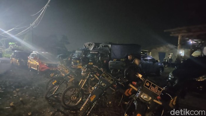 Polisi berjaga cegah bentrok susulan.
