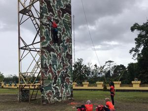 Bukan di Hotel, Tim Panjat Tebing DKI Nginap di Barak Selama PON Papua