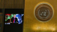 Pernyataan itu disampaikan langsung oleh Sekretaris Ketiga Perwakilan Tetap RI New York, Sindy Nur Fitry. Jawaban ini merupakan tanggapan atas pernyataan Perdana Menteri Republik Vanuatu, Bob Loughman yang meminta Komisaris HAM PBB untuk datang mengecek kondisi di Papua Barat. Sindy Nur Fitry mengatakan bahwa Vanuatu terus mengusik kedaulatan negara lain. Padahal, menurutnya, tudingan Vanuatu itu tidak berdasar. Sindy mengatakan Vanuatu hanya berpura-pura peduli pada isu-isu HAM. Namun, Vanuatu justru menutup mata atas tindakan teror kelompok kriminal bersenjata. Eduardo Munoz/Pool Photo via AP.