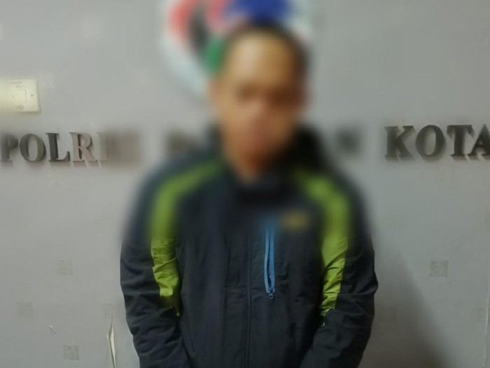Seorang ASN Dinas Pemuda dan Olahraga (Dispora) Kabupaten Pasuruan diamankan polisi karena terjerat narkoba.