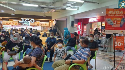 Tak Perlu Jauh-jauh ke Amerika, Vaksin Pfizer Ada di Transmart Lebakbulus