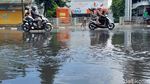 Tak Sampai Sejam Diguyur Hujan, Jalan Sudirman Bandung Tergenang