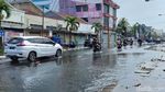 Tak Sampai Sejam Diguyur Hujan, Jalan Sudirman Bandung Tergenang