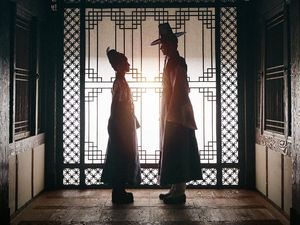 6 Hal soal The Kings Affection, Drama Pengganti Police University
