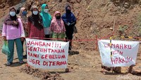Massa yang menamakan diri Masyarakat Terdampak Bendungan Bener (Masterbend), Purworejo, Jawa Tengah, kembali menggelar aksi. Selain menuntut uang ganti rugi segera dibayarkan, mereka juga mematok lahan milik mereka yang masih bermasalah agar tidak disentuh pengerjaan proyek.