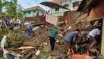 Waduh, Rumah Rusak-Jalan Tertimbun Gegara Longsor di Ciamis