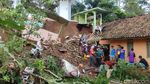 Waduh, Rumah Rusak-Jalan Tertimbun Gegara Longsor di Ciamis