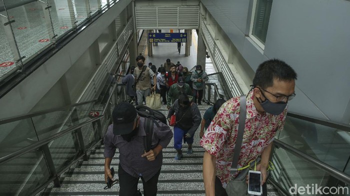 Stasiun Jatinegara merupakan salah satu stasiun kereta yang ada di Jakarta. Di balik kemegahannya, stasiun ini punya beragam sejarah menarik untuk ditelusuri.