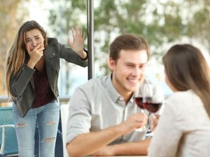 Mimpi Suami Selingkuh? Jangan Marah Dulu Ini Artinya dari Sisi Psikologis