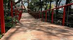 Asrinya Jembatan Gantung di Taman Sumenep