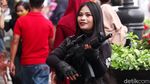 Aturan Diperlonggar, Cosplayer Kembali Beraksi di Jalan Asia Afrika Bandung