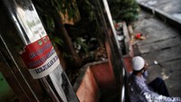  Tingkat kasus positif juga turun ke bawah 5% bahkan per 23 September 2021, tingkat kasus positif di Indonesia berada di 1,8% dan menjadi yang terendah kedua di Asia Tenggara.