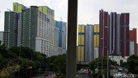 Sedangkan untuk lokasi yang berkaitan pelayanan kepada masyarakat dengan penerapan protokol kesehatan yang lebih ketat.