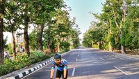 Putra sulung Tukul, Ega Prayudi enggan memperpanjang kabar bohong tersebut. Kini, fokus keluarga hanyalah kesembuhan Tukul Arwana. Foto: Instagram @eghaprayudi