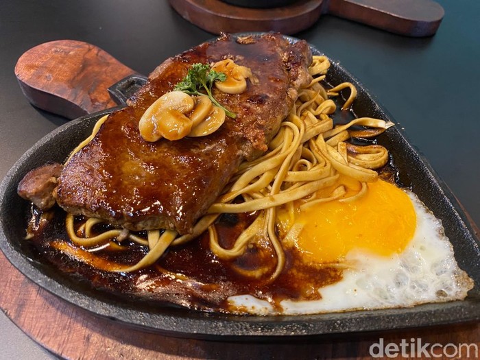 Formost : Hangat Mengepul Noodle Hotplate ala Taiwan di Bogor yang Gurih Mantap