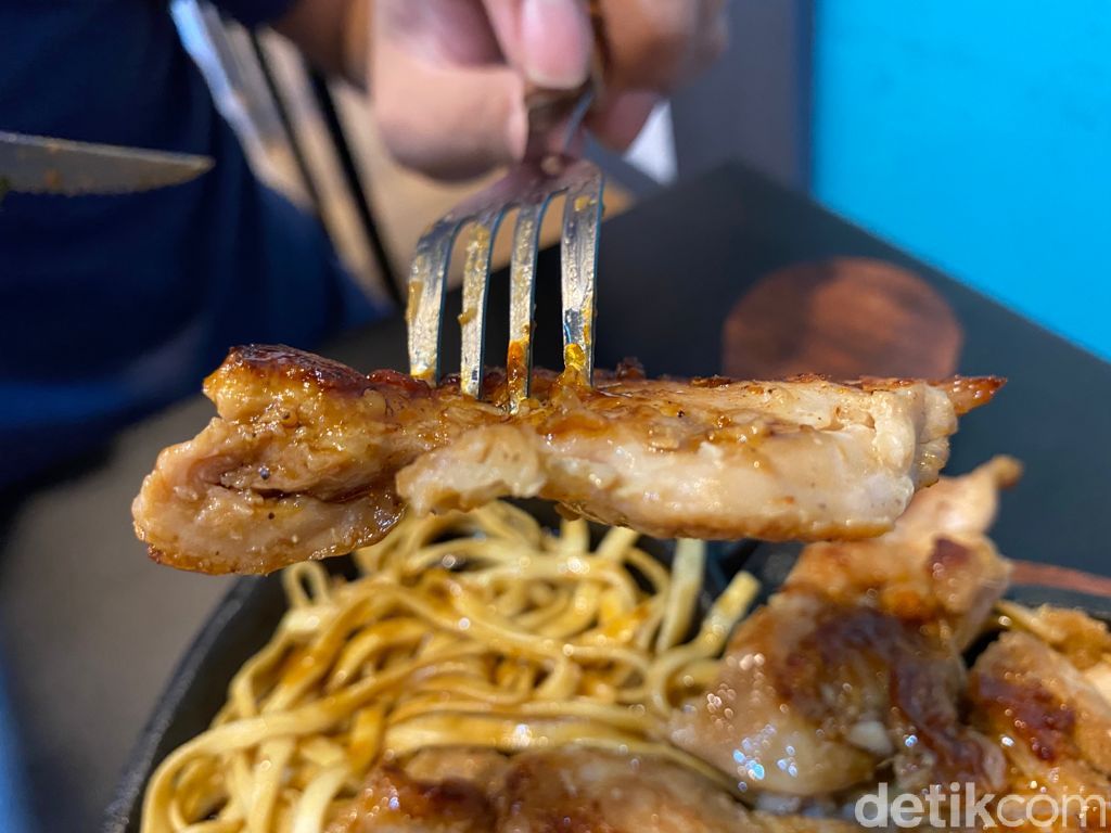 Formost : Hangat Mengepul Noodle Hotplate ala Taiwan di Bogor yang Gurih Mantap