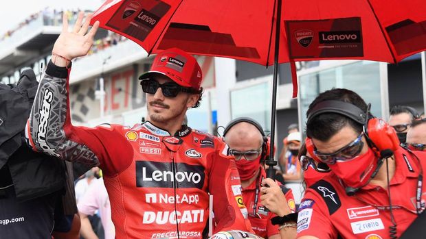 MISANO ADRIATICO, ITALY - SEPTEMBER 19:  Francesco Bagnaia of Italy and Ducati Lenovo Team  prepares to start on the grid during the MotoGP race during the MotoGP Of San Marino - Race at Misano World Circuit on September 19, 2021 in Misano Adriatico, Italy. (Photo by Mirco Lazzari gp/Getty Images)