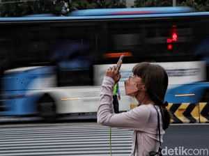 Luhut Beberkan Alasan Pemerintah Batal Terapkan PPKM Level 3 Nataru