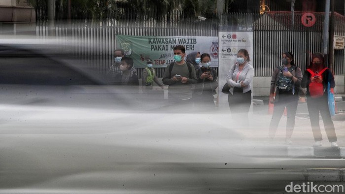 Pandemi COVID-19 DKI Jakarta makin hari makin terkendali. Salah satu indikatornya persentase kasus positif COVID-19 sudah berada di angka 0,9 persen.
