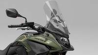 Secara garis besar desainnya masih sama, Honda CB500X lampu full LED pada bagian depan, belakang, termasuk lampu sein. Pun dengan moncong bebek yang menjadi gaya khas motor-motor adventure. Foto: Astra Honda Motor