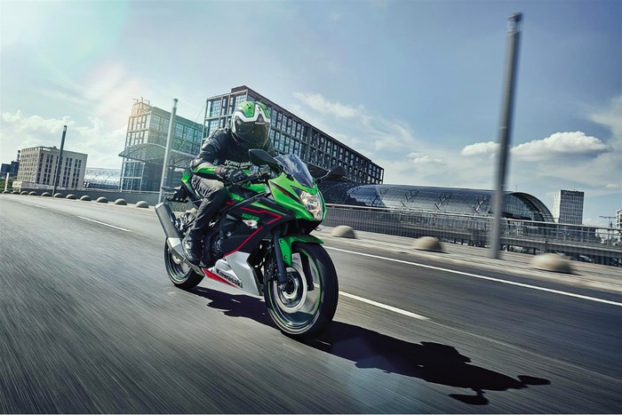 Kawasaki Ninja 125 dan Kawasaki Z125 Kawasaki Ninja 125 dan Kawasaki Z125