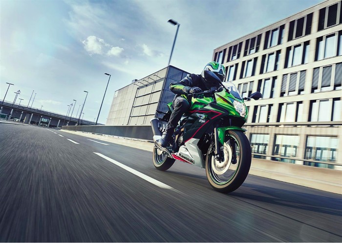 Kawasaki Ninja 125 dan Kawasaki Z125 Kawasaki Ninja 125 dan Kawasaki Z125