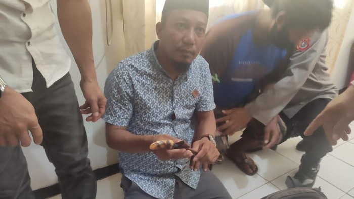 Kepala desa di Sultra ditangkap usai perintahkan warganya membawa keris dan bom molotov saat aksi (Dok istimewa)