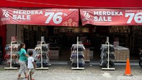 Meskipun banyak sejumlah toko yang menawarkan diskon harga. 