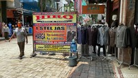 Pedagang masih mengeluhkan lesunya daya beli di kala pandemi COVID-19 ini. 