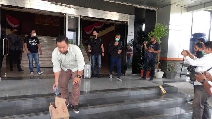 KPK geledah DPRD Muara Enim (dok. Istimewa)