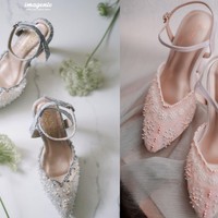 Jika dilihat, model sepatu yang dikenakan oleh Lesti dan Ricis pun tampak hampir mirip. Keduanya memilih sepatu pointed heels yang warnanya senada dengan busana yang dikenakan. Sepatu keduanya pun sama-sama dipenuhi dengan manik-manik yang menambah kesan cantik dan manis. Foto: Instagram