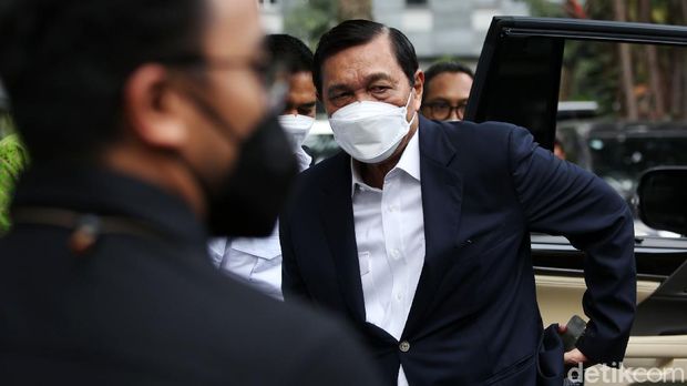 Menko Kemaritiman dan Investasi Luhut Binsar Pandjaitan telah selesai menjalani pemeriksaan terkait laporannya soal pencemaran nama baik Haris Azhar dan Fatia Maulidiyanti. Luhut diperiksa selama 1 jam atas laporannya tersebut.