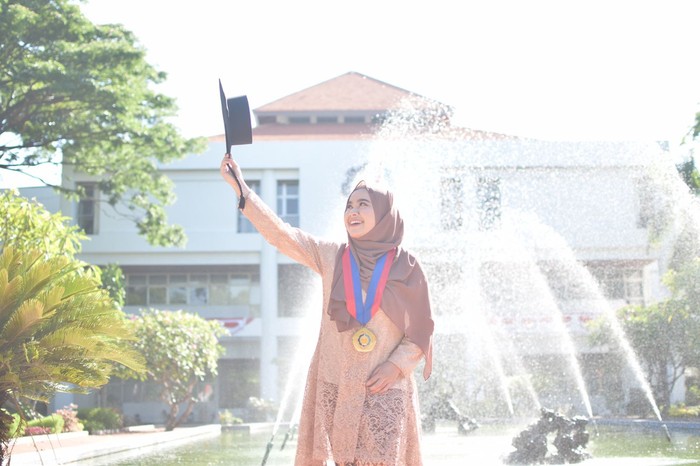 lulusan doktor termuda wisuda ke-124 ITS