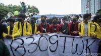 Ada sejumlah tuntutan yang bakal dilayangkan BEM SI. Pertama, BEM SI meminta Ketua KPK Firli Bahuri mencabut surat keterangan (SK) pemberhentian pegawai KPK.