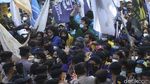 Lagi, Massa BEM SI Kembali Adu Dorong di KPK