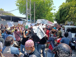 Nelayan dan Pengusaha Ikan Kota Probolinggo Demo Tolak PP Nomor 85/2021