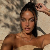 Hal tersebut terungkap dalam sebuah sesi tanya jawab di Instagram. Ketika ditanya apakah dirinya biseksual ternyata wanita 25 tahun tersebut tidak mengelak. Foto: Instagram @orianasabatini