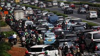 Kepala Bidang Lalu Lintas Dinas Perhubungan DKI Jakarta Rudy Saptari menyebut, kenaikan jumlah kendaraan yang melintas diketahui dari hasil pengamatan petugas di lapangan. Kemacetan terlihat di 25 ruas jalan yang sebelumnya diterapkan pembatasan lalu lintas kendaraan pribadi dengan pelat nomor ganjil genap.