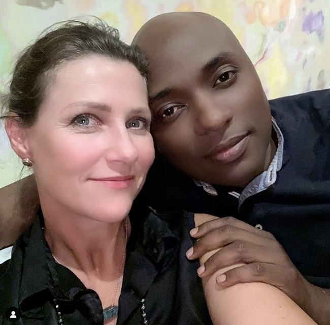 Sementara itu pihak Kerajaan Norwegia mengatakan belum ada pernyataan resmi dari raja ataupun ratu terkait rencana pernikahan Putri Martha Louise. Mereka juga menolak berkomentar soal kemungkinan pernikahan sang putri dengan Durek. Foto: Dok. Instagram @princessmarthalouise, @shamandurek