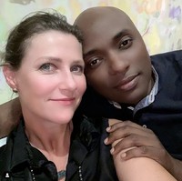 Sementara itu pihak Kerajaan Norwegia mengatakan belum ada pernyataan resmi dari raja ataupun ratu terkait rencana pernikahan Putri Martha Louise. Mereka juga menolak berkomentar soal kemungkinan pernikahan sang putri dengan Durek. Foto: Dok. Instagram @princessmarthalouise, @shamandurek