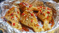 Ayam panggang kecap rawit ini gampang dibuat. Bumbu kecap dan cabe rawit yang meresap membuat ayam yang satu ini enak dimakan dengan nasi putih hangat. Cara membuatnya ada di sini ! Foto: iStock