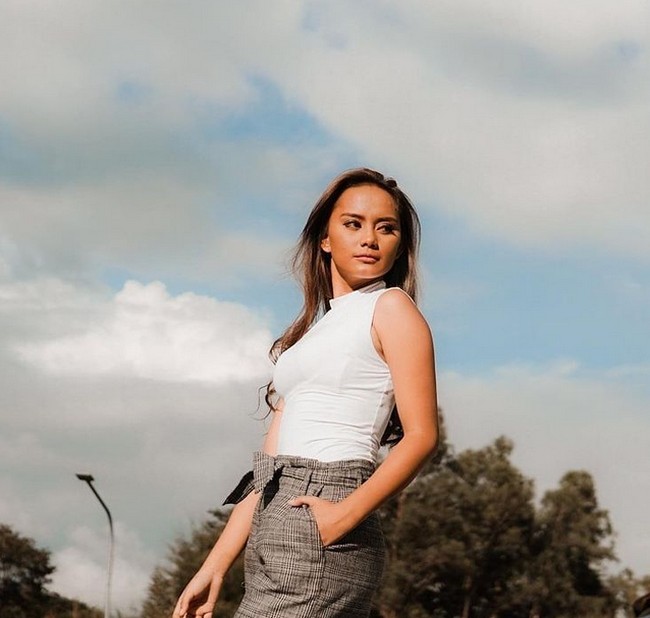 Rita kemudian menjadi model, dan membintangi reality show  Pinoy Big Brother: Lucky 7 di 2016. Nasibnya seketika berubah. Foto: dok. Instagram/@itsritagaviola